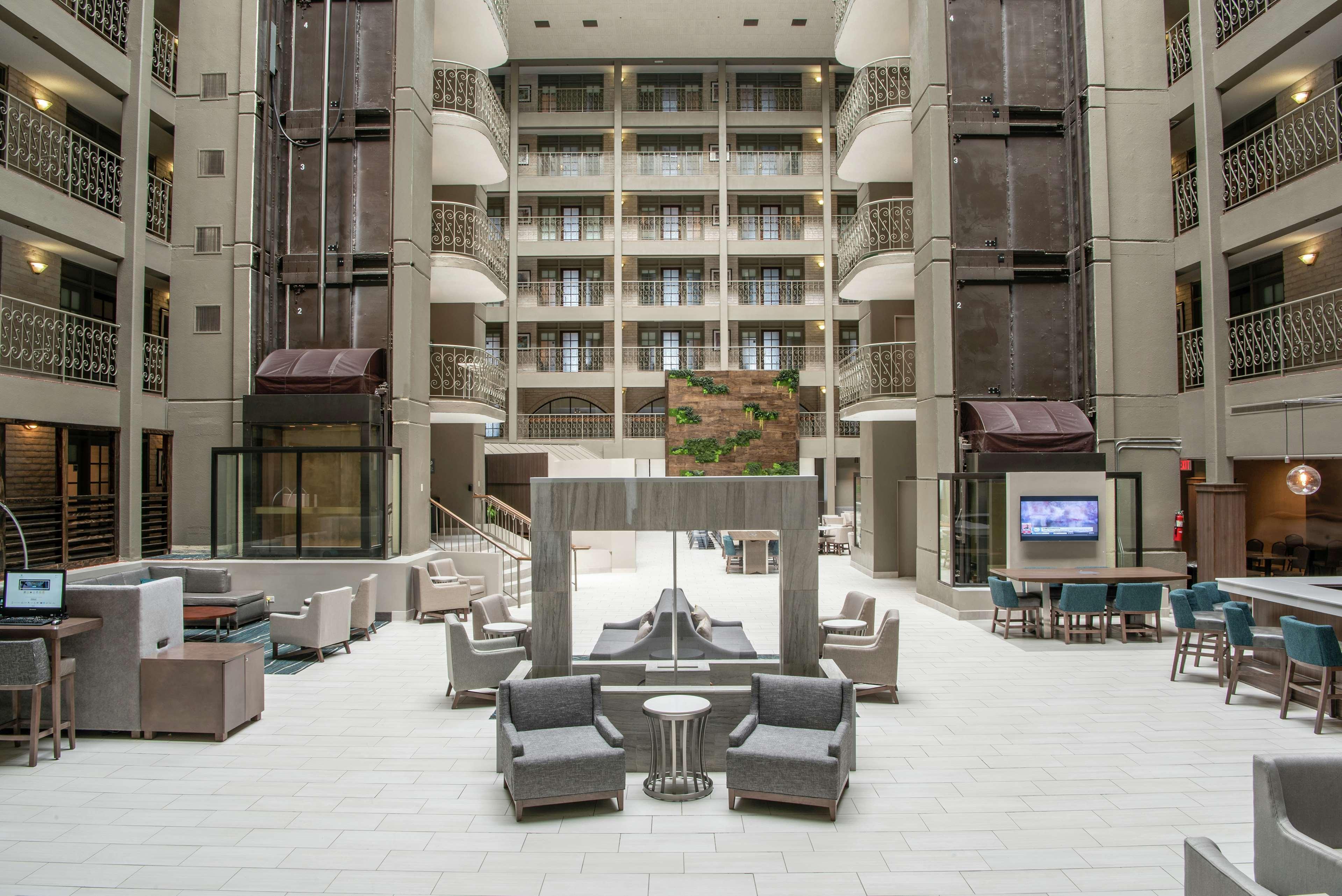 Embassy Suites By Hilton Chicago Schaumburg Woodfield Екстер'єр фото